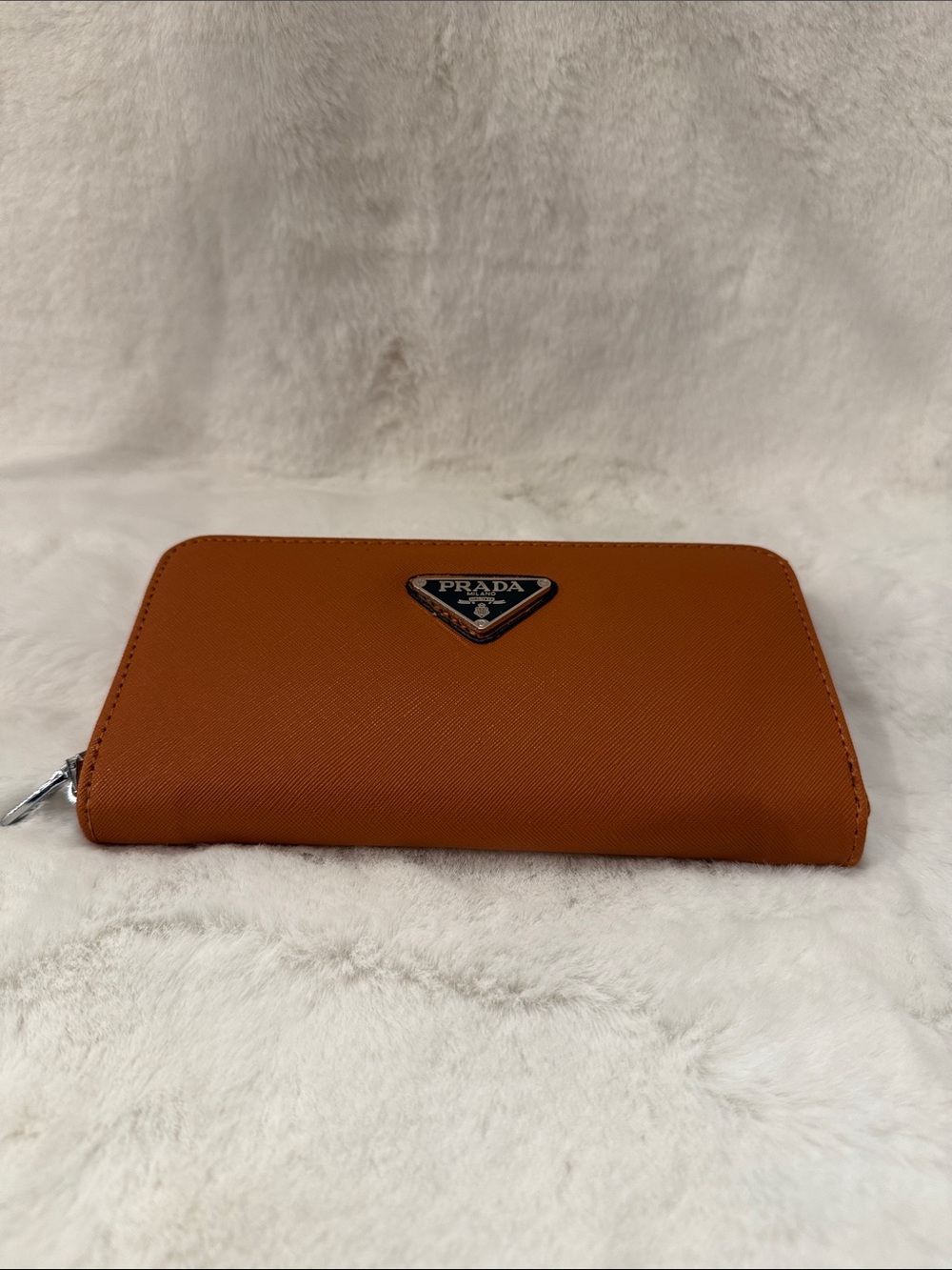 NWB Source Unknown Wheat Saffiano Zip Wallet with Triangular Metal Logo